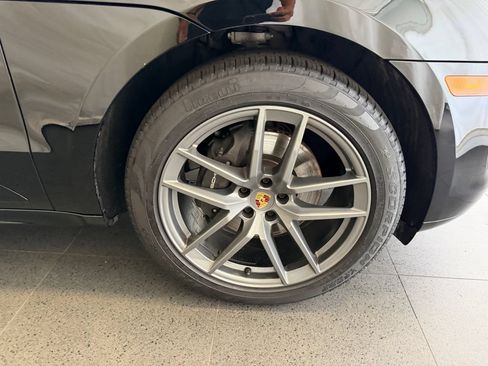 Used 2025 Porsche Macan Turbo AWD/4WD image 13