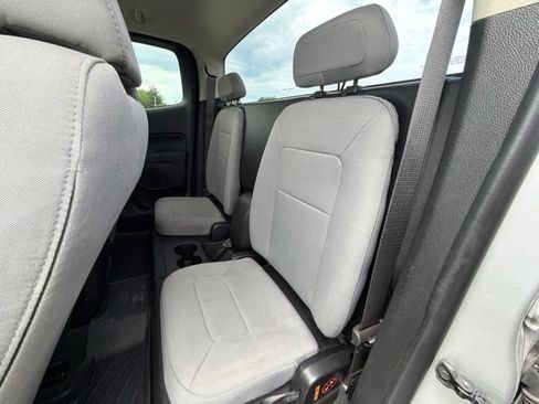 Used 2019 Chevrolet Colorado W/T w/ WT Convenience Package RWD image 14