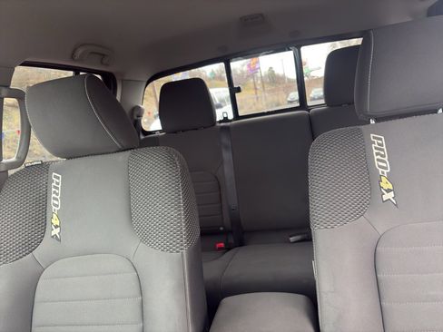 Used 2018 Nissan Frontier PRO-4X image 8