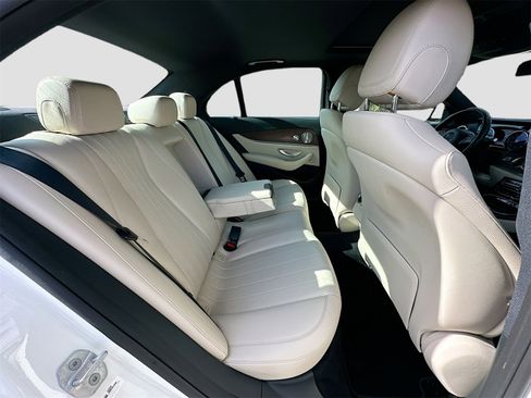 Used 2017 Mercedes-Benz E 300 image 29