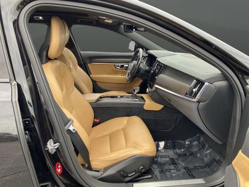 Used 2018 Volvo V90 T6 Cross Country w/ Protection Package image 28