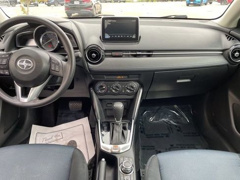 Used 2016 Scion iA image 9