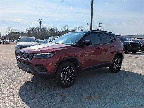 Used 2025 Jeep Compass Trailhawk w/ Trailhawk Elite Group image 7