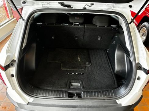 Used 2024 Hyundai Kona SEL image 15