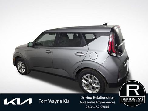 Certified 2025 Kia Soul LX w/ LX Technology Package FWD image 11