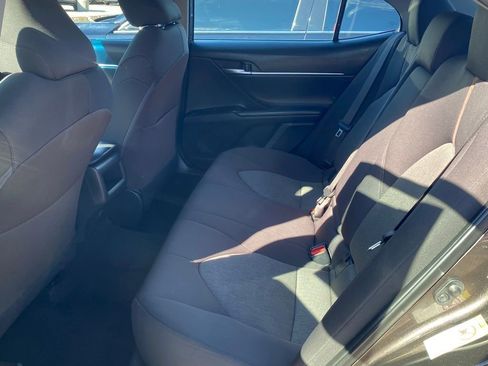 Used 2018 Toyota Camry LE image 8