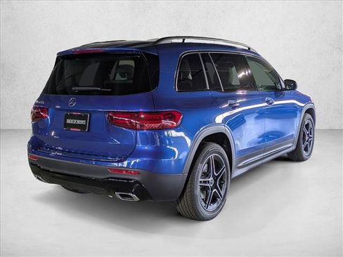 New 2026 Mercedes-Benz GLB 250 image 2