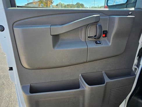 Used 2019 Chevrolet Express 3500 LT w/ LT Preferred Equipment Group image 11