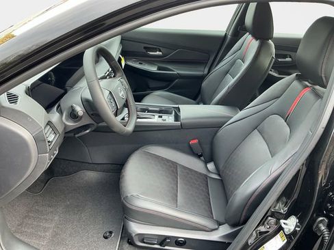 New 2026 Nissan Sentra SR w/ SR Premium Package FWD image 11
