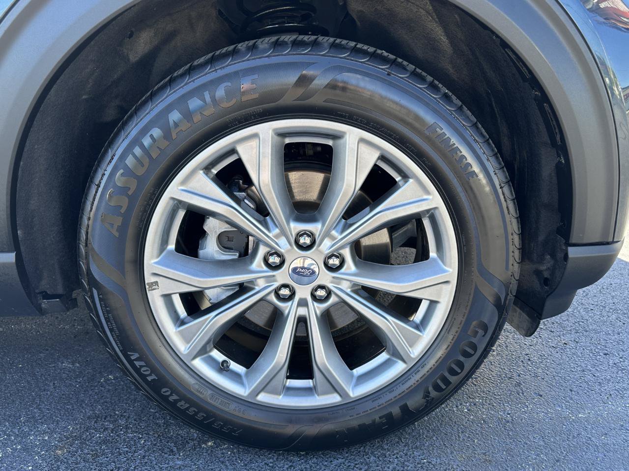 Used 2022 Ford Explorer XLT w/ Equipment Group 202A AWD/4WD image 79
