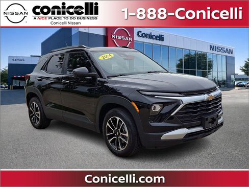 Used 2024 Chevrolet TrailBlazer LT FWD image 1