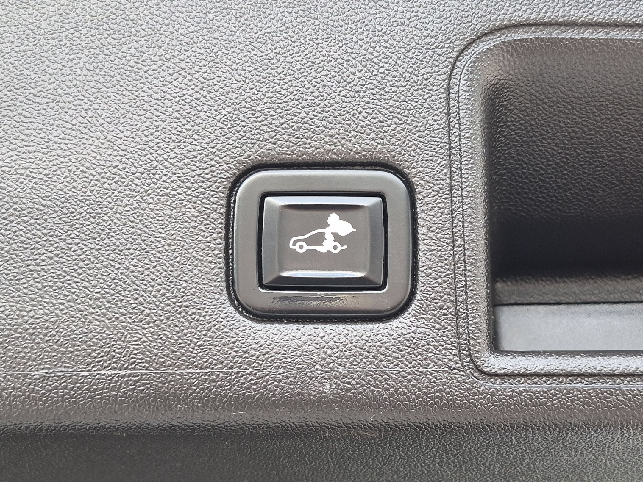 Used 2022 GMC Terrain SLT w/ Infotainment Package II AWD/4WD image 36