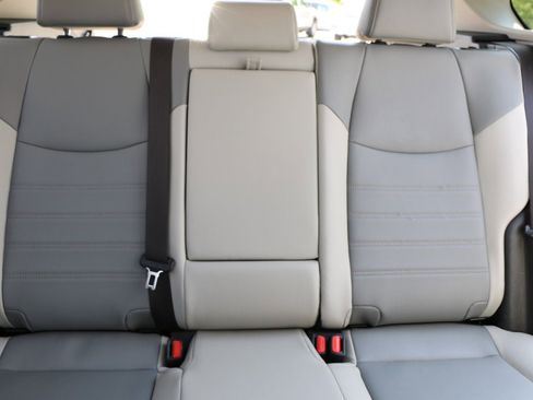 Used 2019 Toyota RAV4 XLE Premium FWD image 28
