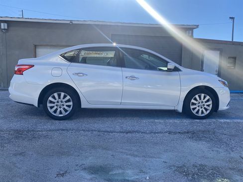 Used 2017 Nissan Sentra SV w/ Driver's Assist Package image 8