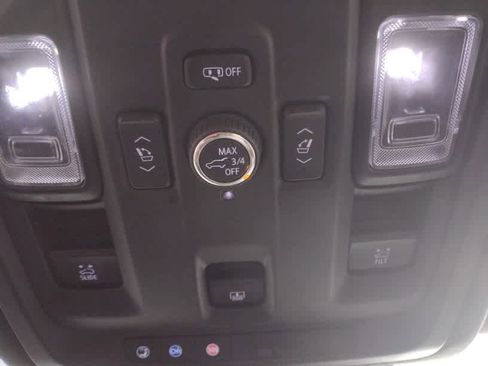 Used 2021 Cadillac Escalade Premium Luxury image 60