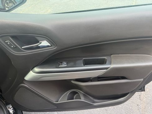 Used 2018 Chevrolet Colorado LT image 30