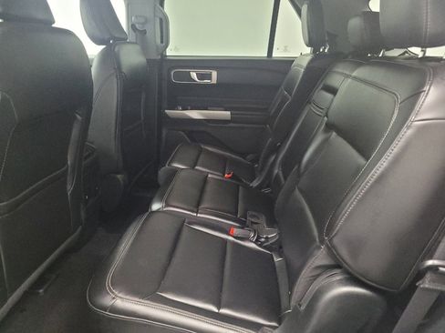 Used 2024 Ford Explorer XLT w/ Equipment Group 202A image 18