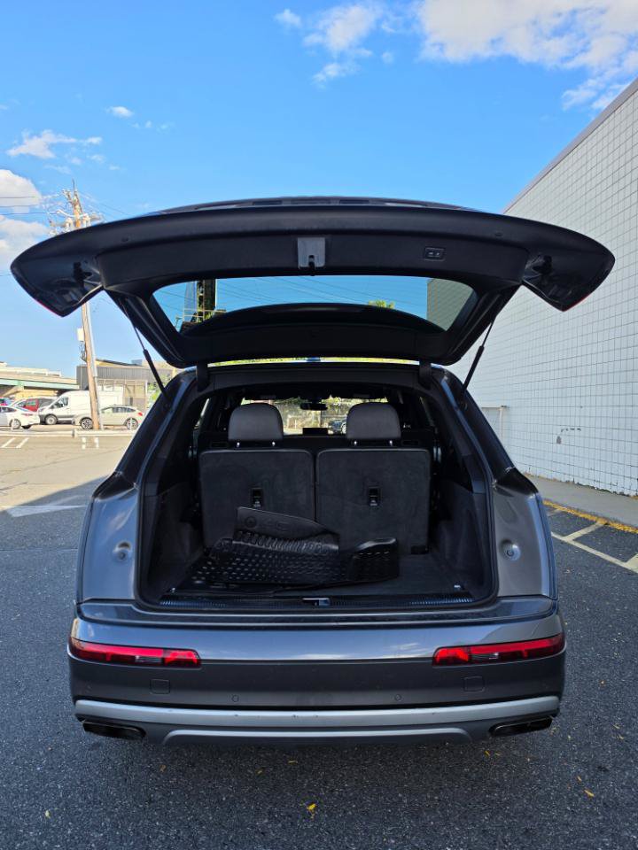 Used 2018 Audi Q7 3.0T Premium Plus w/ Premium Plus Package AWD/4WD image 10