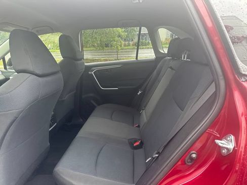 Used 2019 Toyota RAV4 LE w/ Carpet Mat Package AWD/4WD image 26