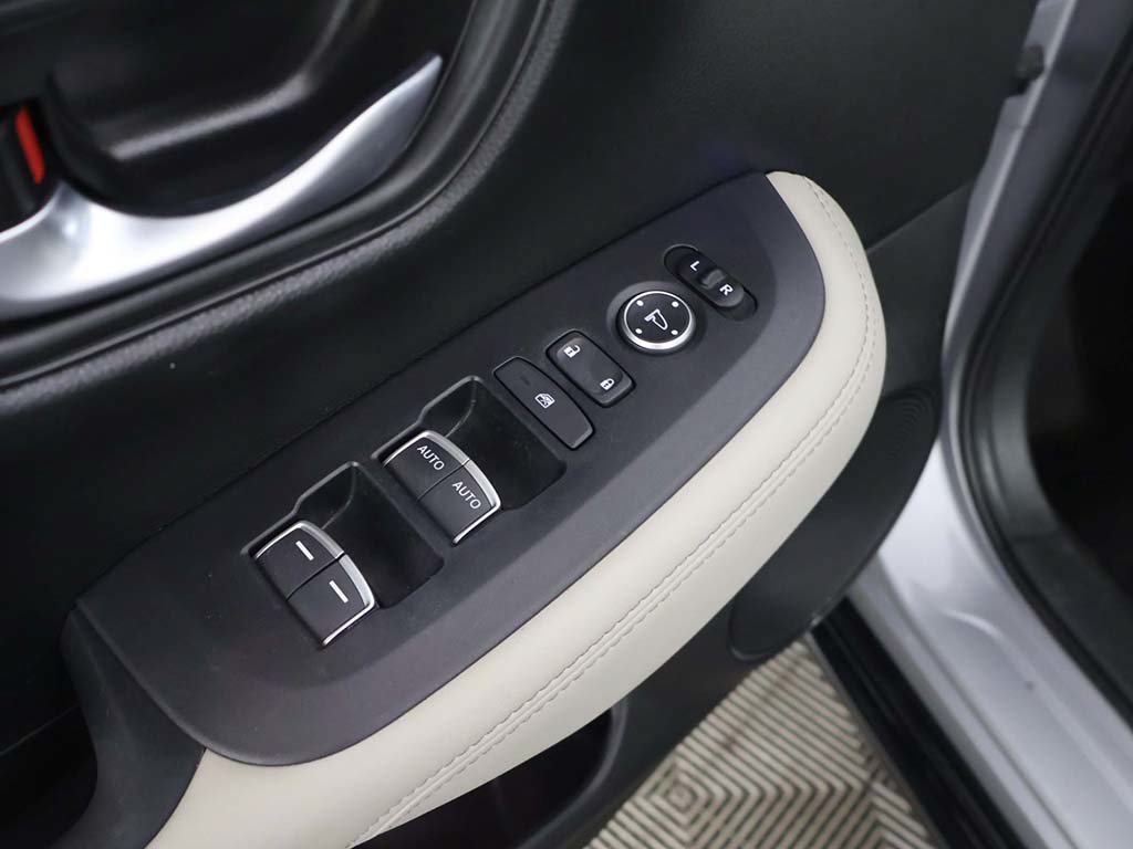 Certified 2025 Honda HR-V EX-L image 38