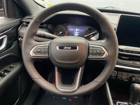 Used 2023 Jeep Compass Trailhawk w/ Trailhawk Convenience Group AWD/4WD image 16