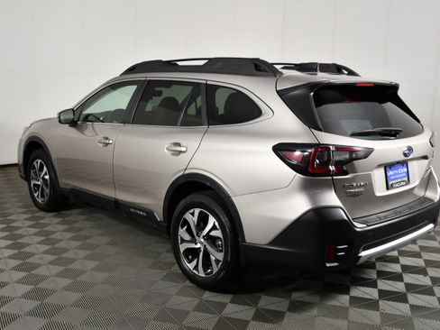 Used 2020 Subaru Outback Limited AWD/4WD image 8