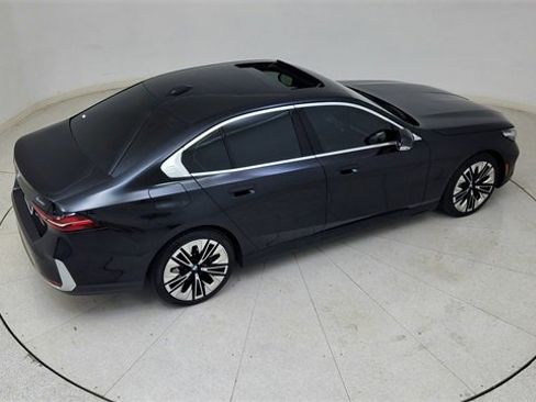 Used 2025 BMW 540i xDrive image 85
