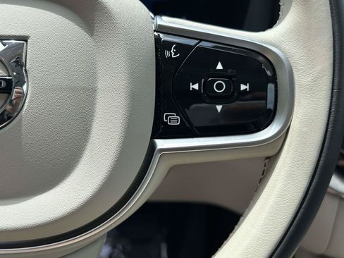 Certified 2025 Volvo XC60 B5 Plus AWD/4WD image 23