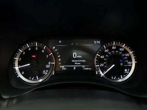 Used 2023 Toyota Highlander XLE image 15