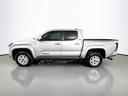Used 2025 Toyota Tacoma SR5 image 8