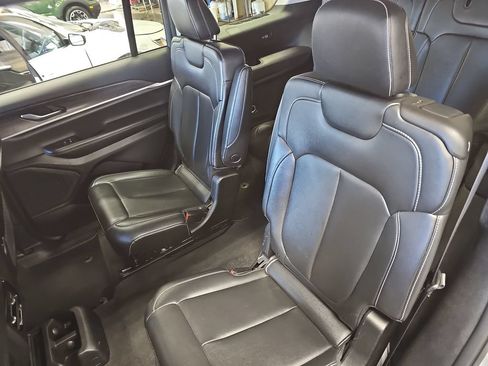 Used 2023 Jeep Grand Cherokee L Limited AWD/4WD image 36