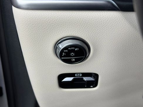 Used 2024 Mercedes-Benz GLC 300 GLC 300 w/ Exclusive Trim Pack image 19