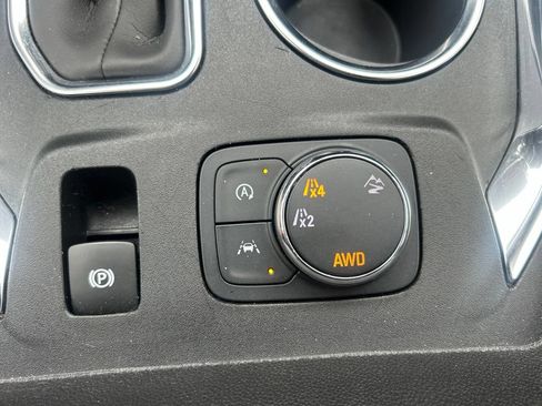 Certified 2023 Chevrolet Traverse LT w/ Midnight/Sport Edition AWD/4WD image 24