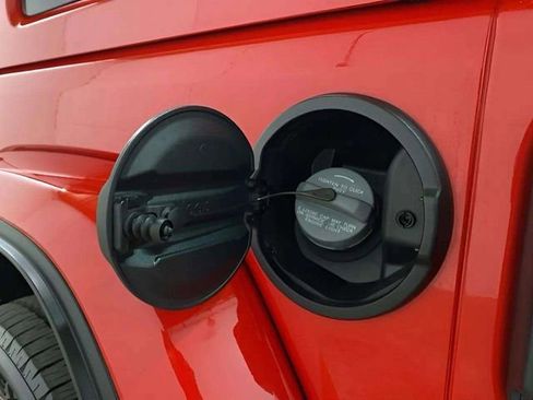 Used 2025 Jeep Wrangler Unlimited Sahara w/ Safety Group image 81