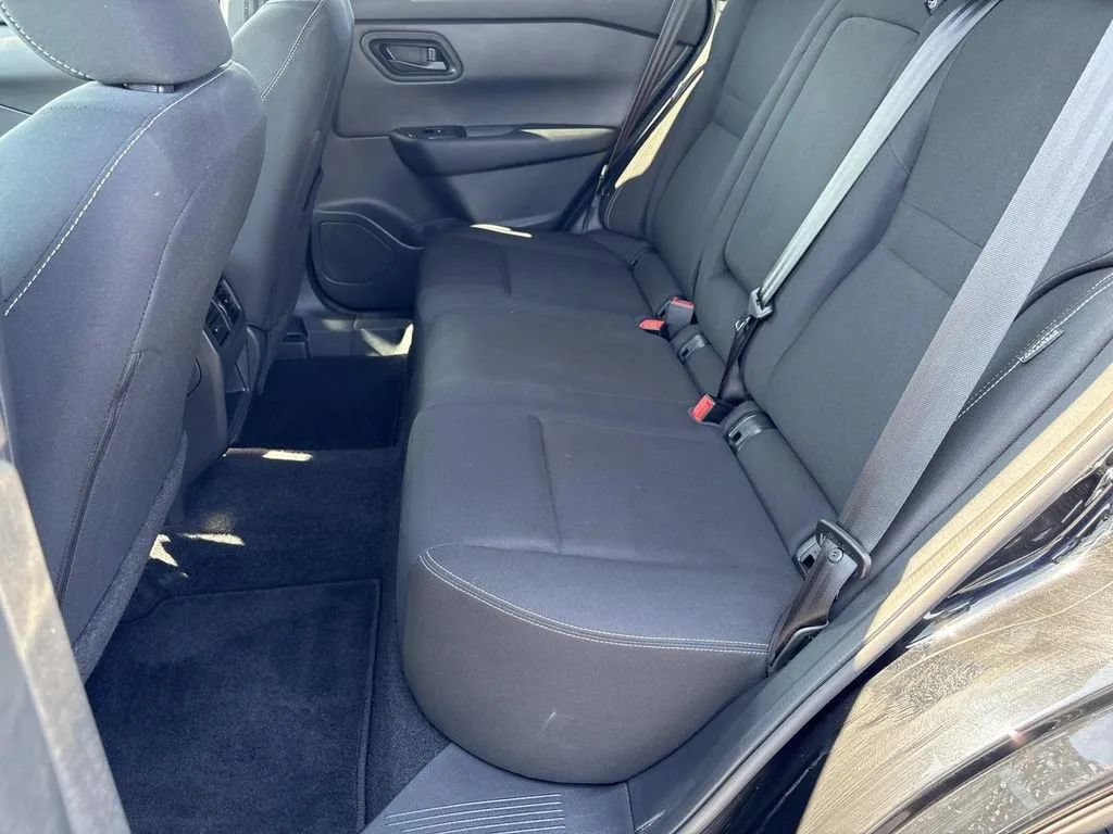 Used 2025 Nissan Rogue S FWD image 18