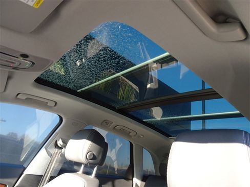 Used 2022 Audi Q5 2.0T Premium w/ Convenience Package image 11