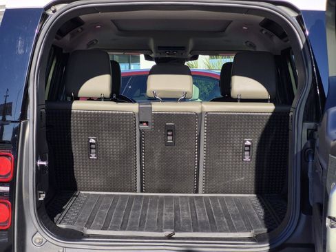 Used 2023 Land Rover Defender 110 S image 8