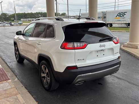 Used 2019 Jeep Cherokee Limited AWD/4WD image 3