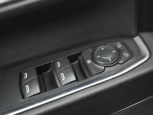 Used 2024 Chevrolet Silverado 2500 LT w/ Convenience Package image 12