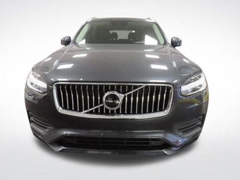 Used 2021 Volvo XC90 T6 Momentum w/ Protection Package Premier image 9