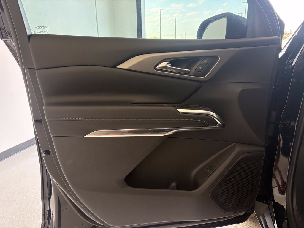 New 2027 Chevrolet Traverse LT w/ Driver Confidence Package FWD image 21