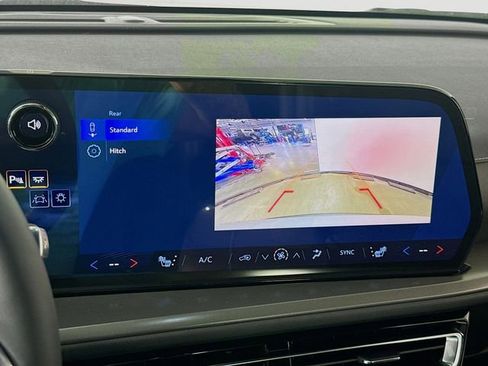 New 2026 Chevrolet Traverse LT AWD/4WD image 16