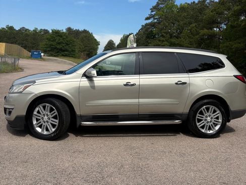 Used 2014 Chevrolet Traverse LT w/ All-Star Edition FWD image 3