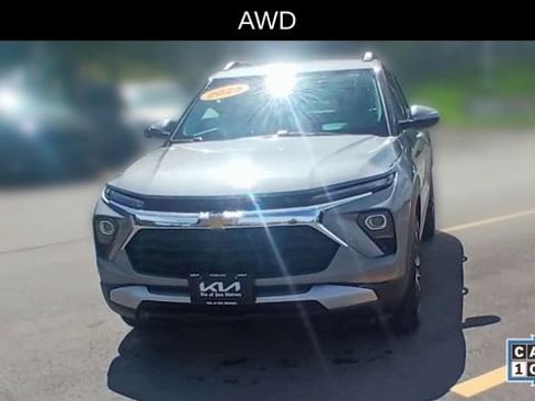 Used 2025 Chevrolet TrailBlazer LT w/ Driver Confidence Package AWD/4WD image 6