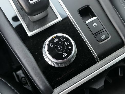 Used 2024 Mitsubishi Outlander SE AWD/4WD image 22