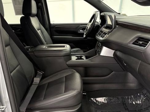 Used 2024 Chevrolet Suburban Z71 w/ Luxury Package image 22