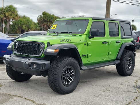Used 2025 Jeep Wrangler Unlimited Sport AWD/4WD image 2