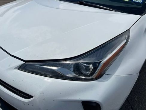 Used 2022 Toyota Prius LE FWD image 10
