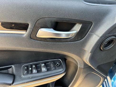 Used 2020 Chrysler 300 S image 12