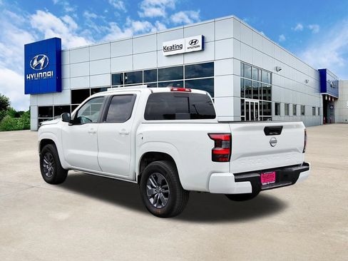 Used 2025 Nissan Frontier SV RWD image 7